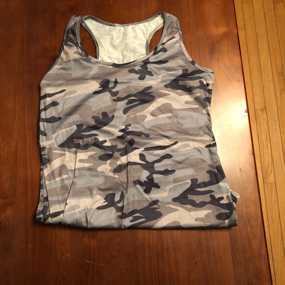 🌟 3 for $10 Camo tank